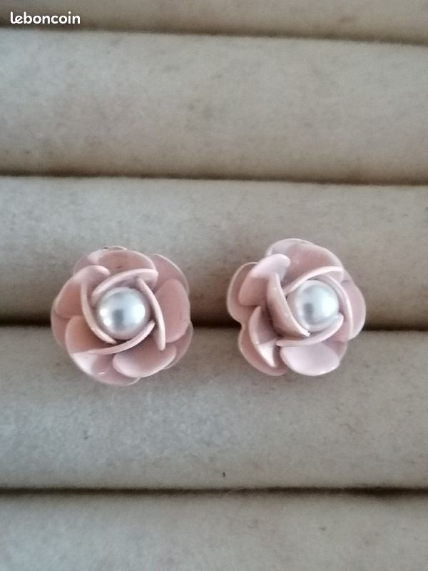 Boucles oreilles (image 1)
