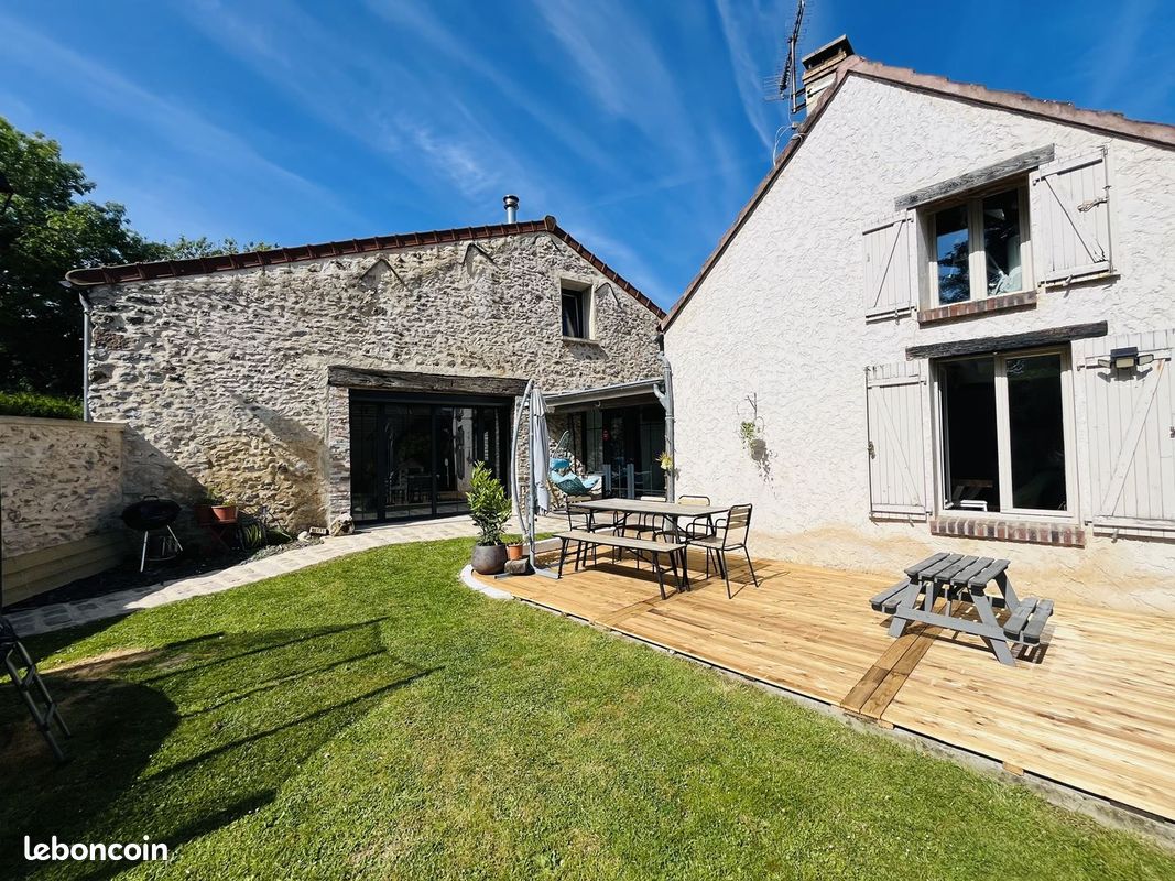 Maison 6 pièces 140 m² · à Montfort-l'Amaury · 140 m² · 450 000 €