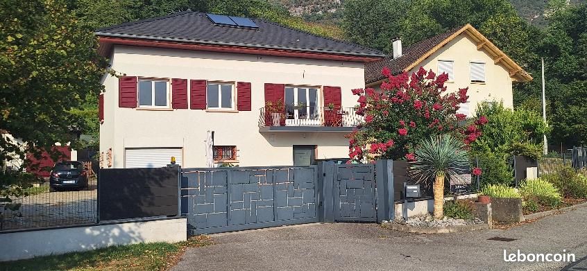 Maison 6 pièces 153 m² · à Challes-les-Eaux · 153 m² · 549 000 €