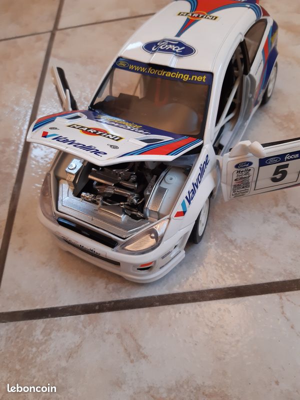 LJ408 BURAGO GOLD COLLECTION 33128 1/18 Ford Focus WRC ADAC Rally 2001 Red Bull EUR 127,49 - FR