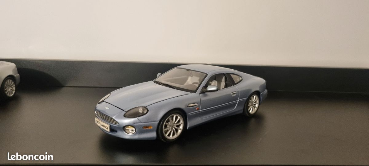 Véhicules miniatures Maisto Aston Martin
