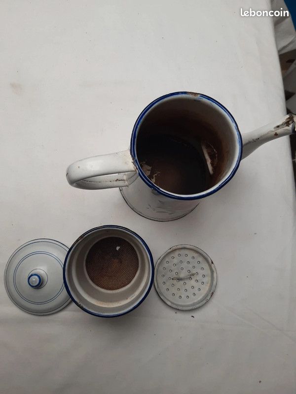 Cafetière vintage en tôle émaillé à décor floral (image 6)