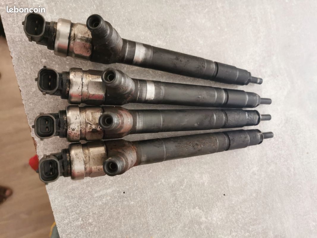 Injecteur ford transit citroen peugeot 2.4l diesel (image 1)