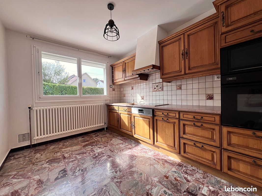 Maison 5 pièces 90 m² · à Geneuille · 90 m² · 990 €/mois