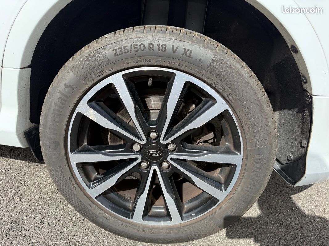 FORD KUGA 2.0 TDCi 150 SS 4x2 BVM6 ST-Line Black Silver / TOIT OUVRANT PANO / FULL ENTRETIEN (image 19)