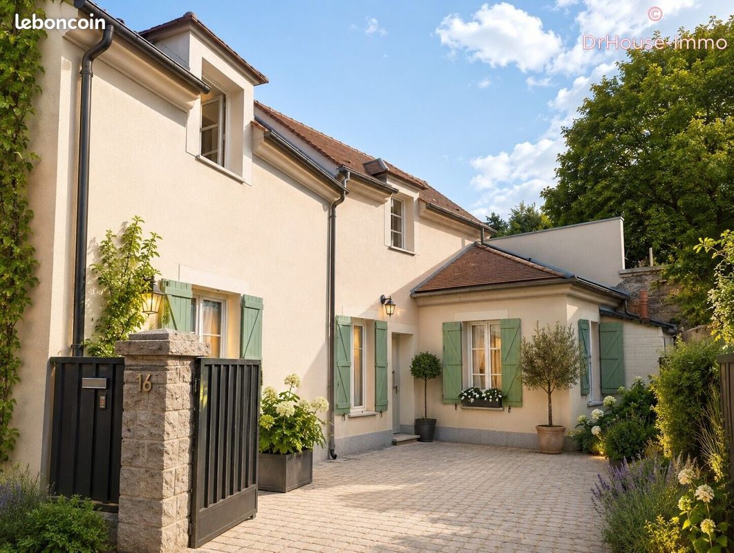 Maison 8 pièces 112 m² · à Nesles-la-Vallée · 112 m² · 464 000 €