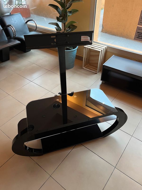 Meuble télévision avec stand (image 2)