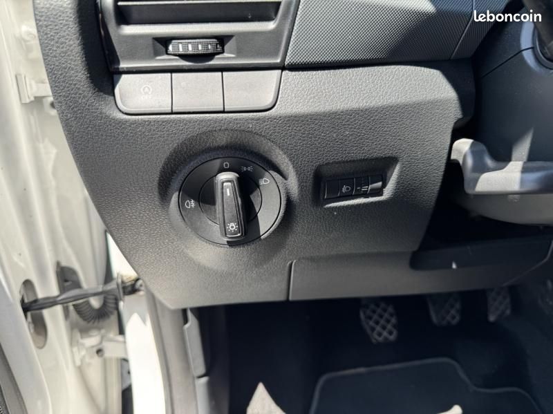 Skoda Fabia 1.0 MPI 60ch Active Greentec (image 14)