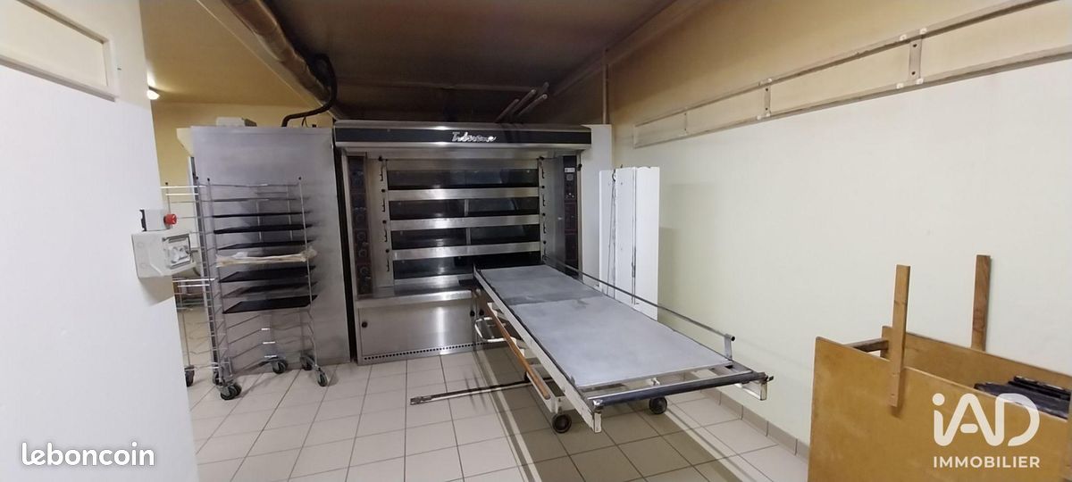 Boulangerie 280 m² LA GOUTELLE (image 7)