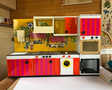 Cuisine Jouet en tole vintage années 60/70 en bon état