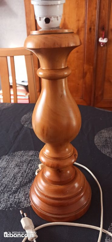 Pied de lampe bois (image 2)