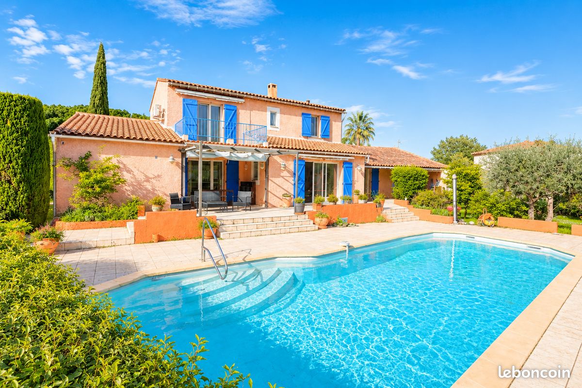 Maison 6 pièces 195 m² · à Carnoules · 195 m² · 520 000 €