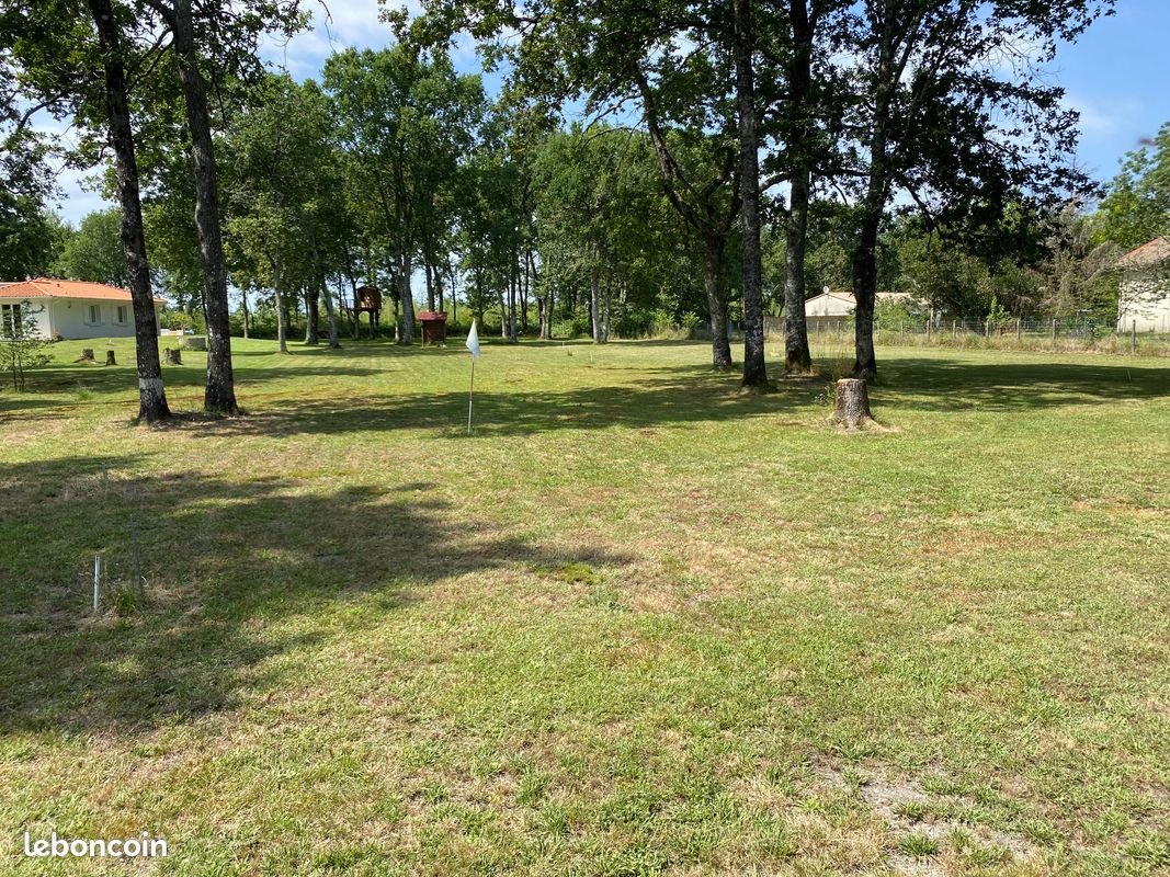 Terrain 996m2 proche Pessac Magonty · à Saint-Jean-d'Illac · 200 000 €