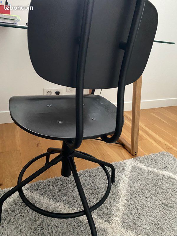 Chaise industrielle pivotante bois et métal noir (image 1)