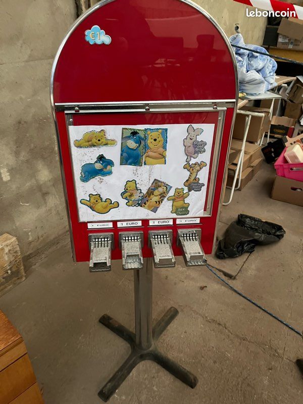 Lot De Gadgets Forain Anciens : Squelettes, Boîtes à Tirette, Bestioles