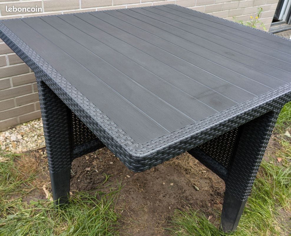 Table de jardin moderne (image 3)