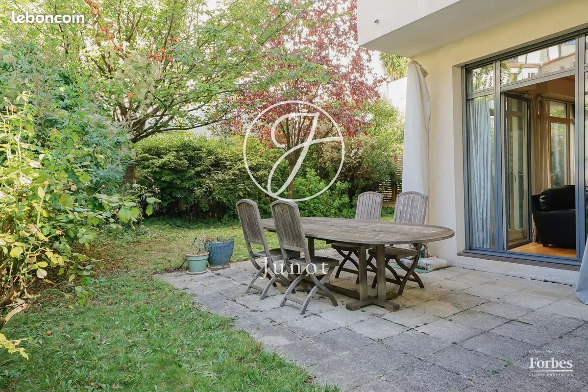 Maison 6 pièces 195 m² · à Paris · 195 m² · 2 500 000 €