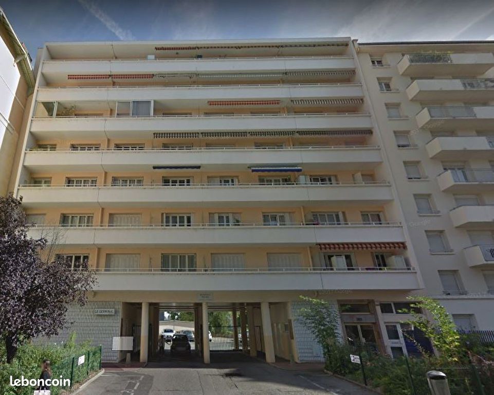 Parking 13 m² · à Villeurbanne · 13 m² · 94 €/mois