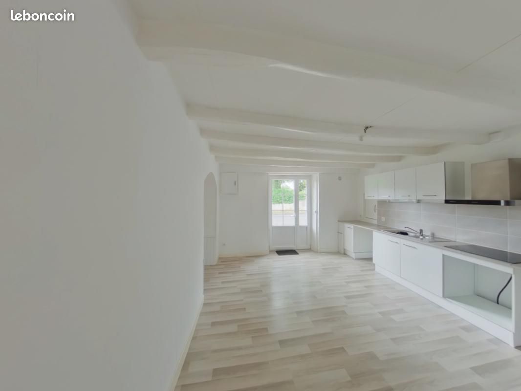 Maison 5 pièces 94 m² · à Le Vigeant · 94 m² · 530 €