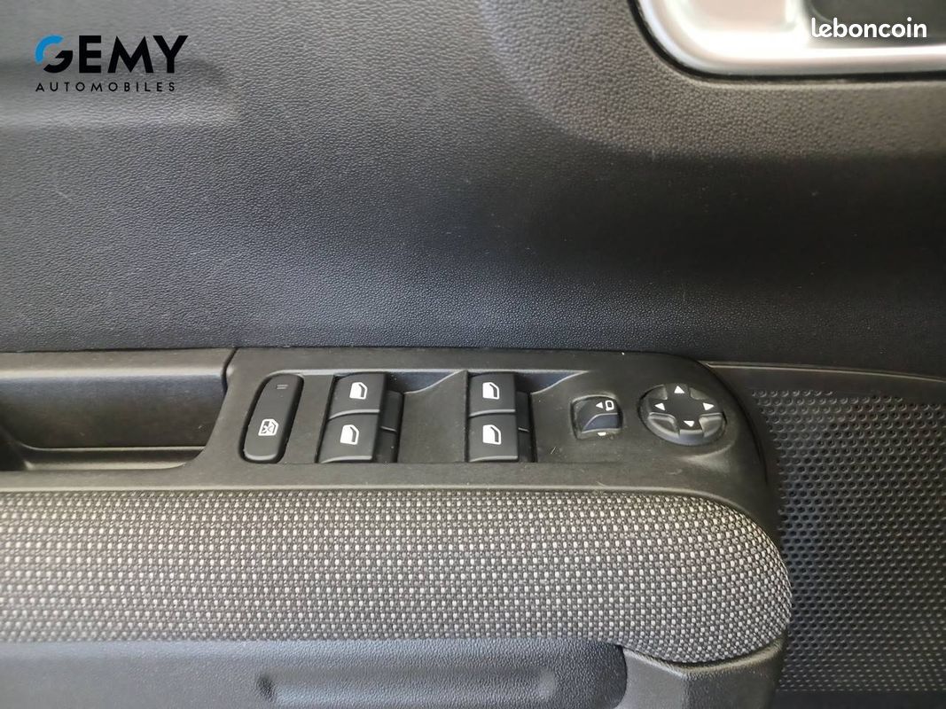 CITROEN C3 Aircross PureTech 110 S&S BVM6 Shine (image 16)