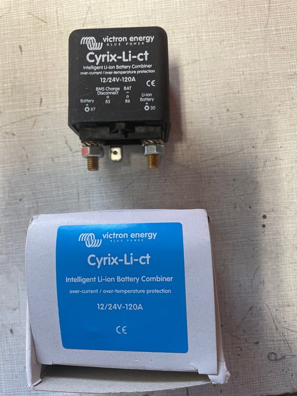 Coupleur de batteries Cyrix-Li-Charge 120A pour batterie Lithium
