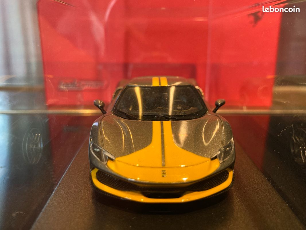 Voitures, camions et fourgons miniatures Look Smart 1:43 Ferrari
