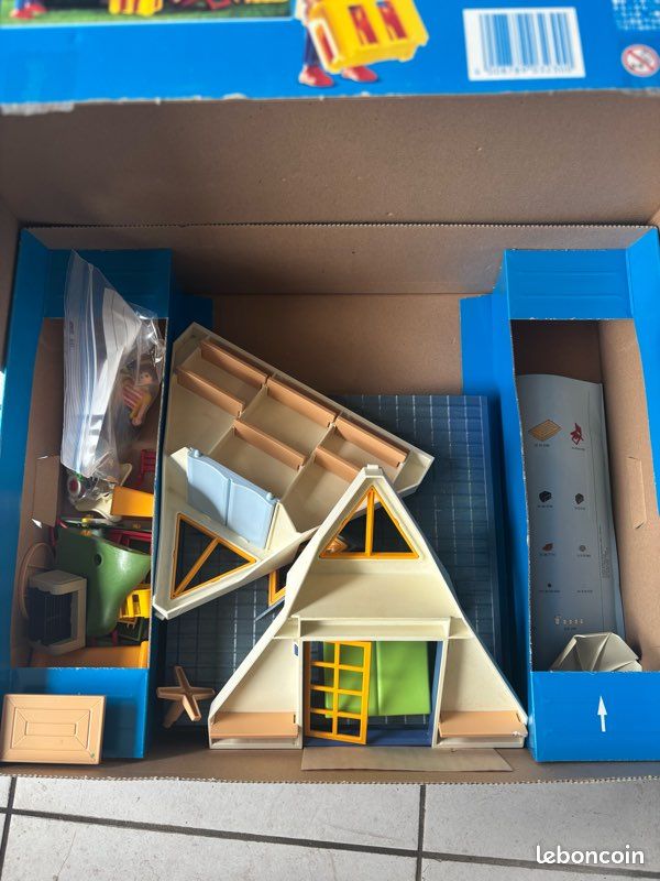 PLAYMOBIL 3230 Maison De Vacances Avec Jardin Et Mobilier - NEUF - Univers City