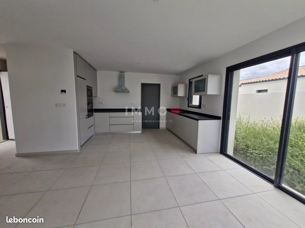 Maison 5 pièces 85 m² · à Vérines · 85 m² · 295 000 €