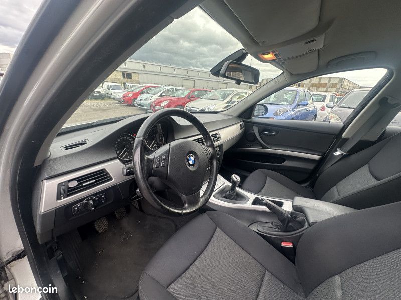 Bmw SERIE 3 (E90) 318I 129CH SPORT (image 11)