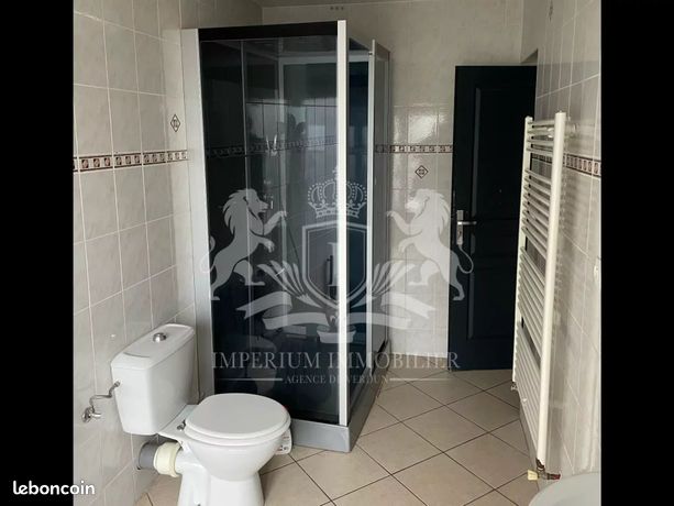 https://img.leboncoin.fr/api/v1/lbcpb1/images/f5/07/81/f50781f41093a9228c2f7a0ea0d9438845f53b4e.jpg?rule=ad-image