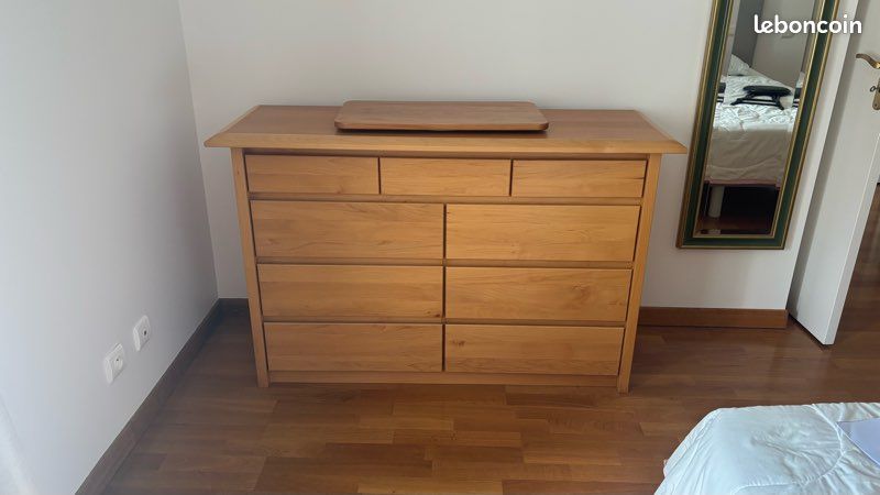 Commode (image 1)