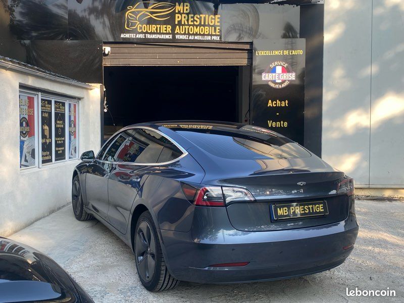 Tesla model 3 (image 3)