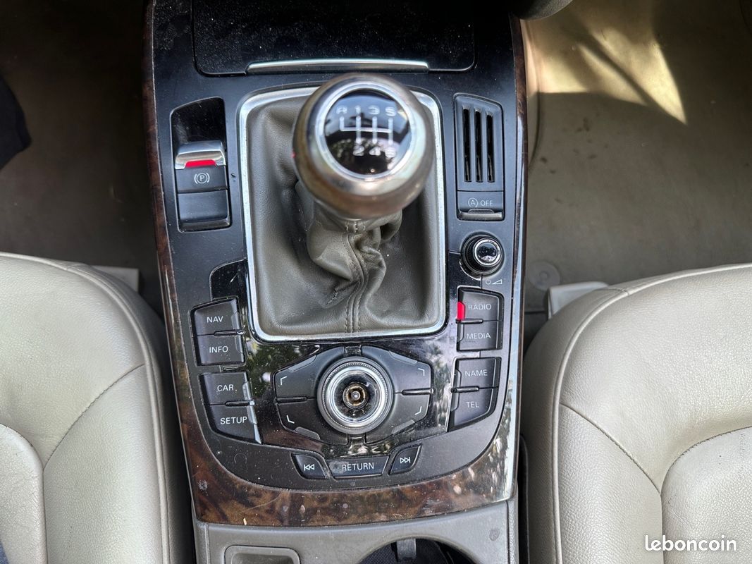 AUDI A5 DECAPOTABLE 2.0 TDI 177Ch - Radar Ar - Sièges Chauffants - Garantie 12 mois - (image 14)
