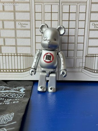 Futura 2000 x Medicom Toy x Unkle Eye 4 an eye (VIP version
