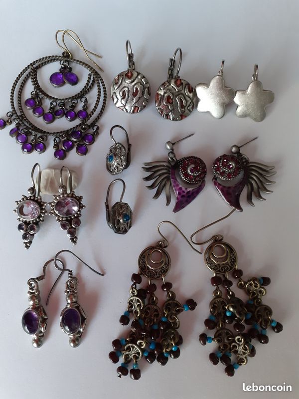 LOT de BOUCLES D ' OREILLES FANTAISIE (image 1)