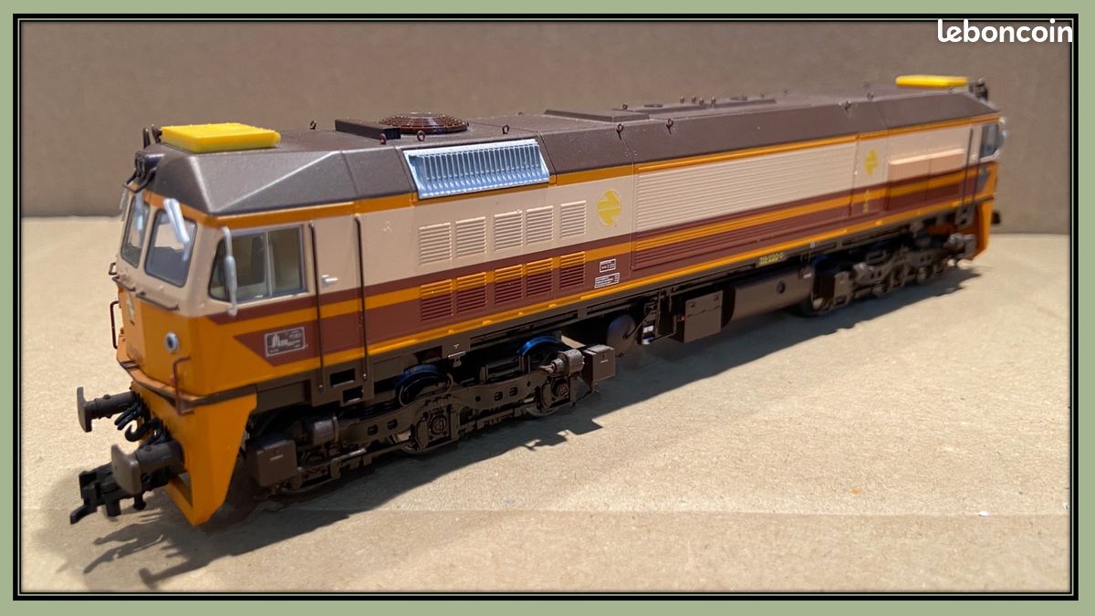 LOCOMOTIVE DIESEL ÉCHELLE Roco 69484 HO type SNCF AIA 68000 EX/Box EUR