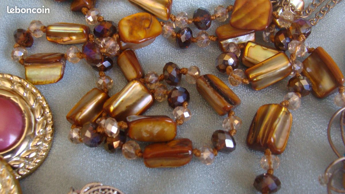 Lot de bijoux vintage à porter détourner ou restaurer - lbb0317