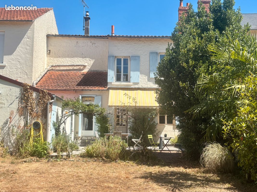 Maison 6 pièces 117 m² · à Niort · 117 m² · 1 125 €/mois