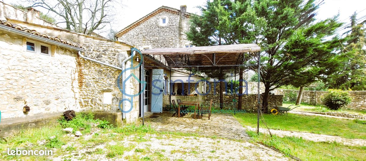 Maison 7 pièces 140 m² · à Lussan · 140 m² · 395 000 €