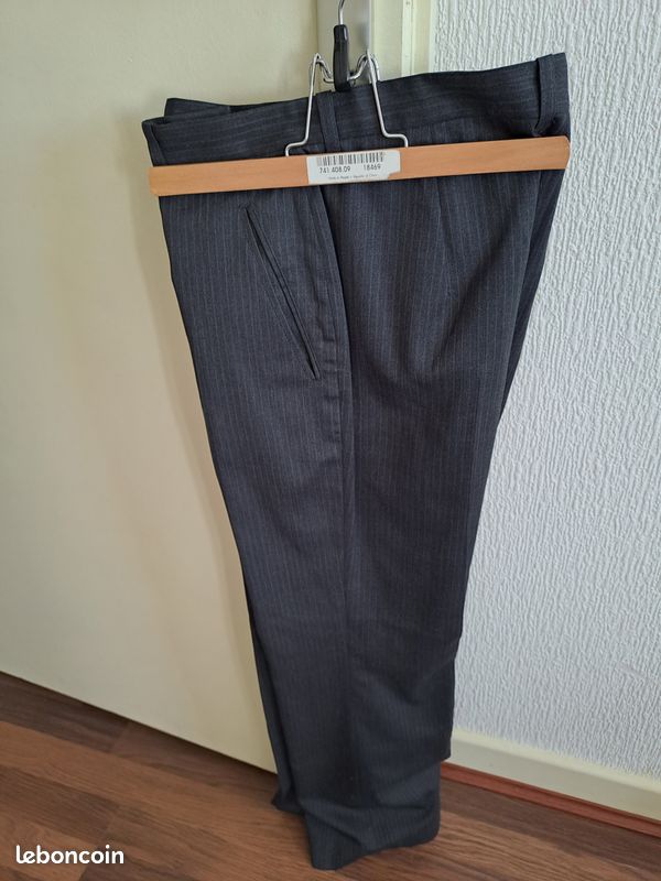 Pantalon gris foncé à rayures (image 1)