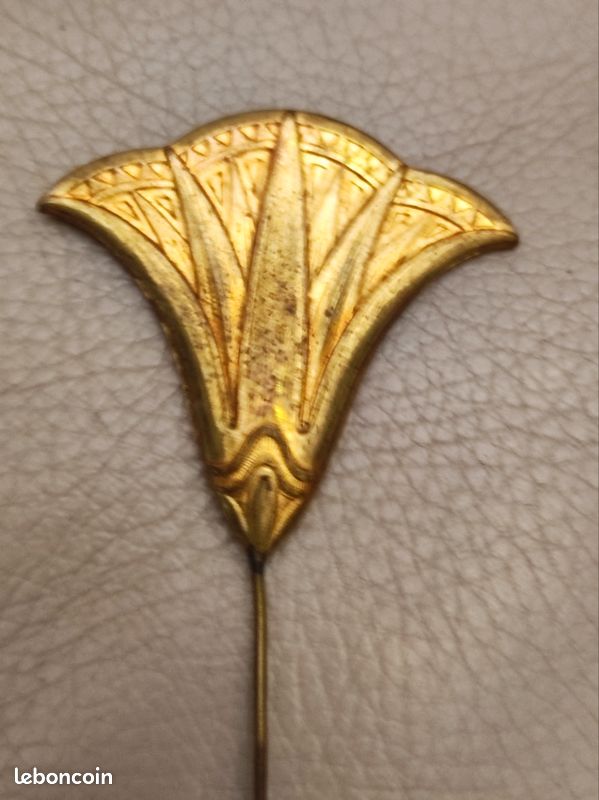 Broche Ancienne Acier Art Nouveau / Art Déco – Motif Panier Fleuri – Occasion