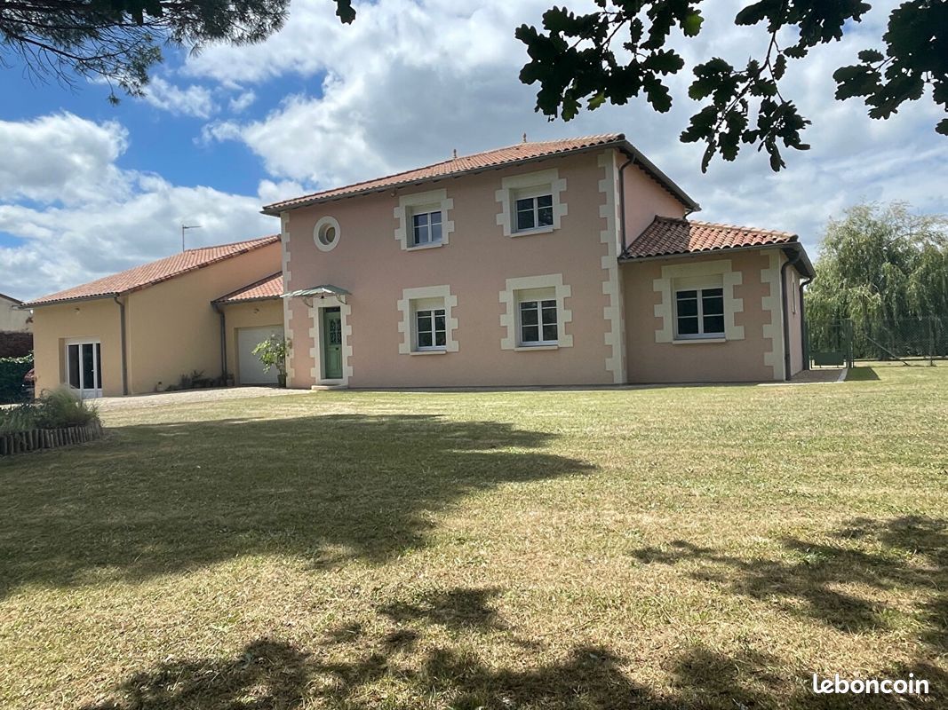 Maison 6 pièces 165 m² · à Nouaillé-Maupertuis · 165 m² · 451 000 €