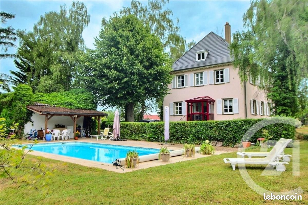 Maison 7 pièces 242 m² · à Bouxwiller · 242 m² · 595 000 €