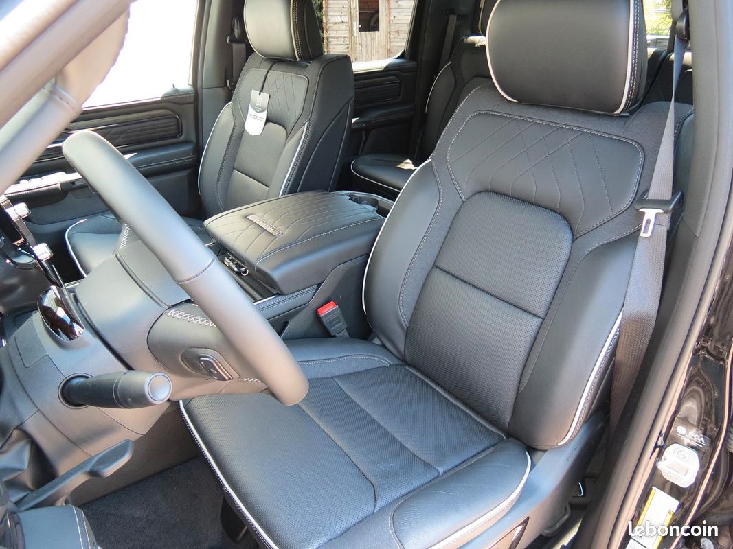 Dodge Ram 1500 Limited Night Edition 4x4 2025 (image 4)