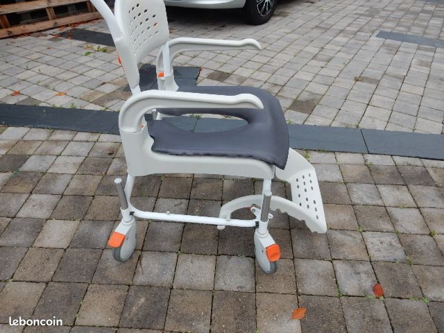 Fauteuil de douche ETAC (image 2)