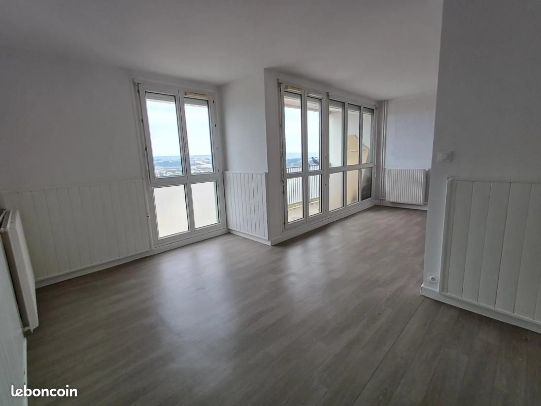 Appartement 3 pièces 86 m² · à Saint-Étienne · 86 m² · 564 €/mois
