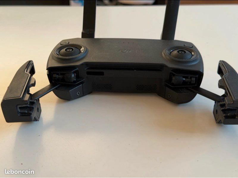 Pack Accessoires Officiels DJI Mavic Mini : Radiocommande, Hub, 2 Batteries et Sacoche (image 7)