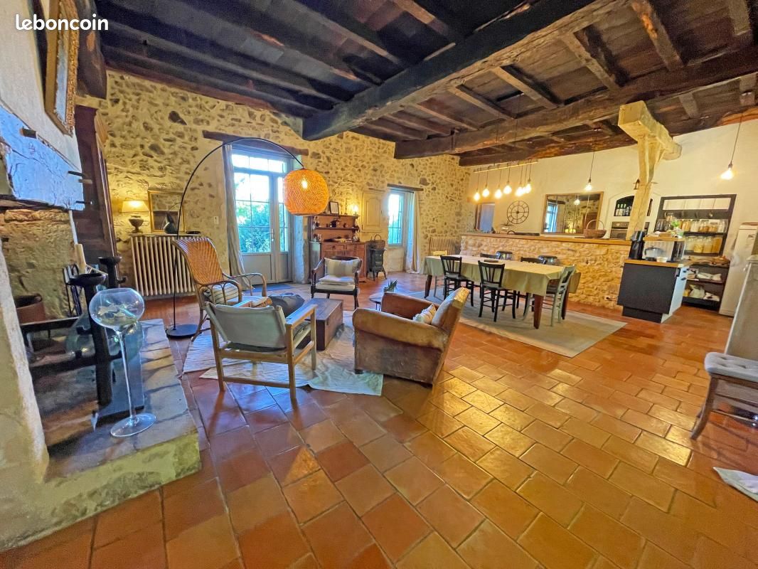 Propriété 11 pièces 247 m² (image 5)