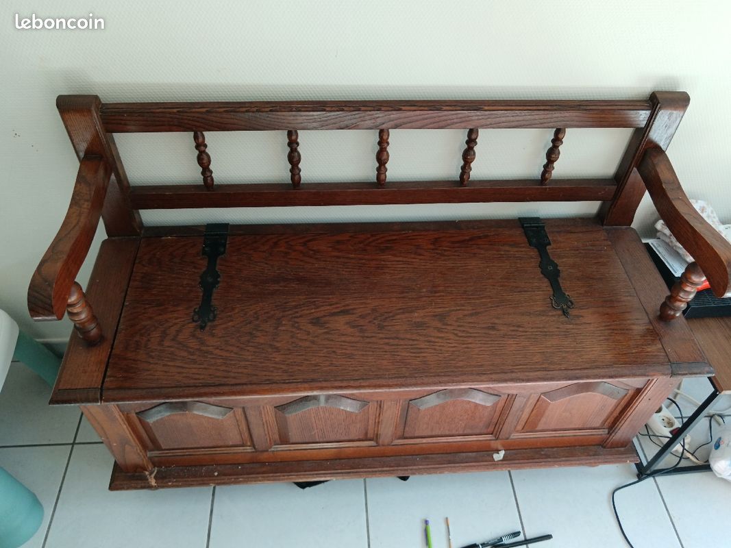 Coffre en bois (image 1)