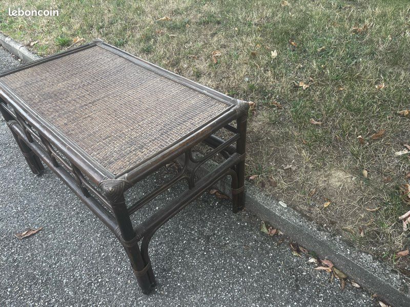 Table basse en rotin foncé – Vintage bohème (image 2)